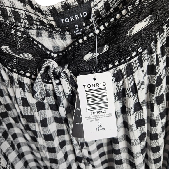 NWT Torrid Black and White Checkered Gauge Crochet Lace Trim Tank, Size 3 - Picture 5 of 8